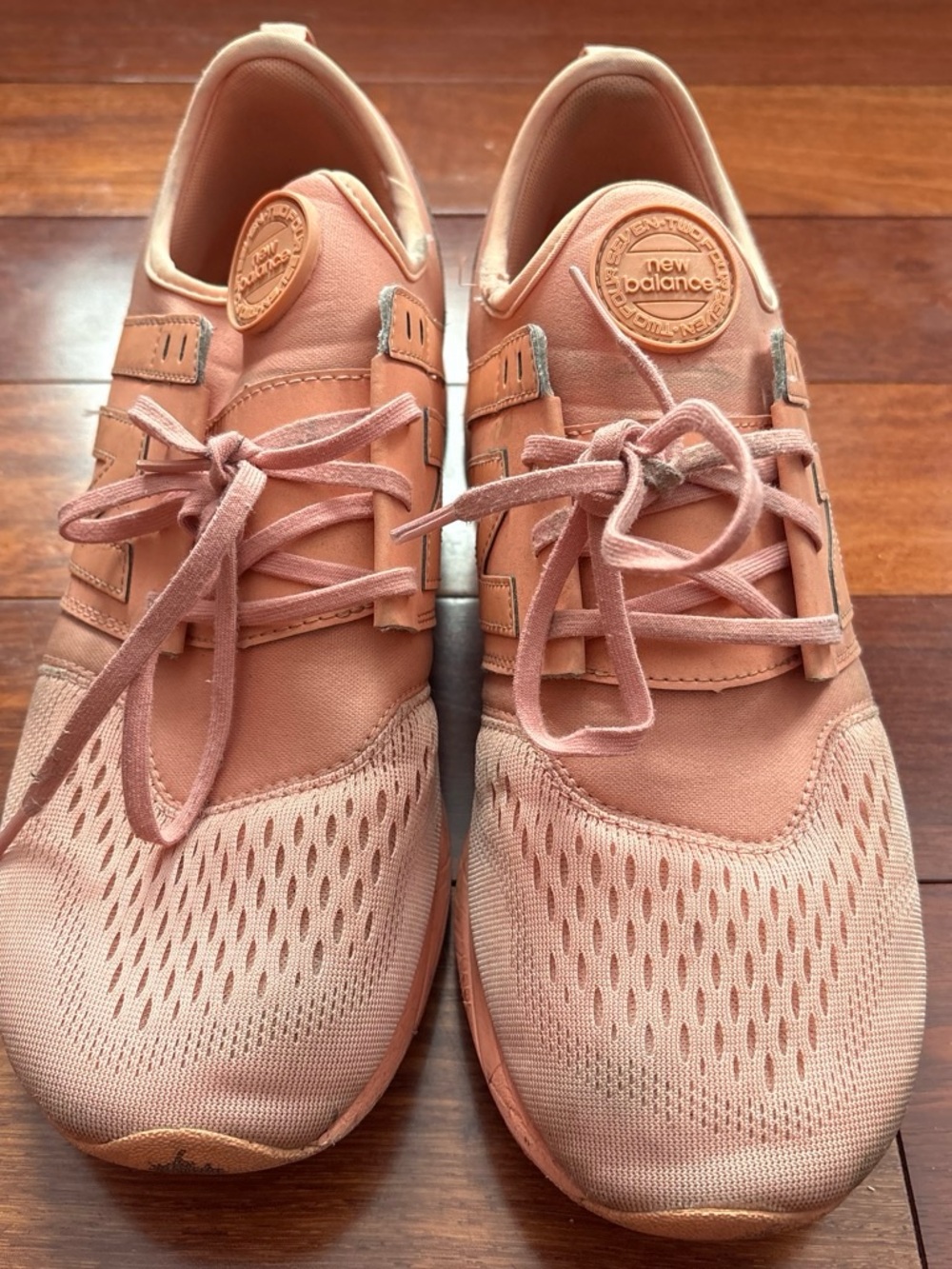 New Balance Men’s Pink/Tan Lightweight Running Sneakers
